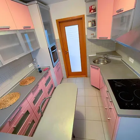 Stylish 2Br Nest Near Bascarsija And Cafes Sarajevo