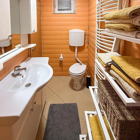 Apartment Stylish 2br Nest Near Bascarsija And Cafes