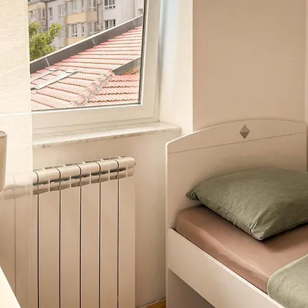 Apartment Stylish 2br Nest Near Bascarsija And Cafes